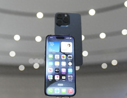 德惠Apple维修站分享买iPhone15还是华为Mate60 